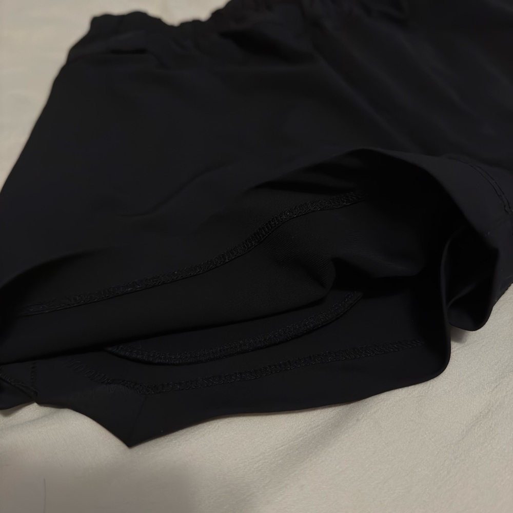 Fabletics The One Short Men’s. Size Small. 5 inch length. Black. Pre-owned - Picture 8 of 9